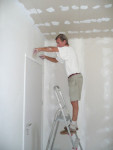 Jan aan het werk in de toekomstige slaapkamer